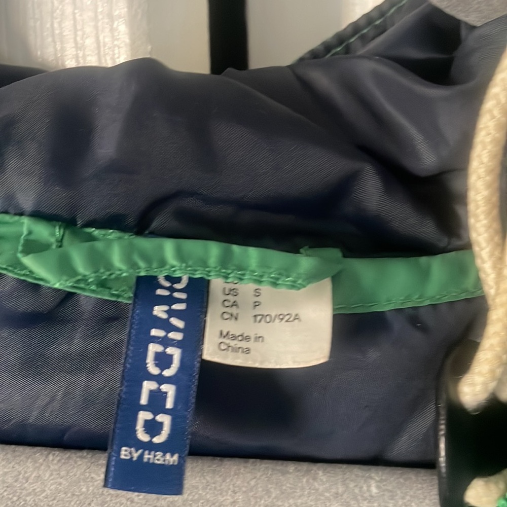 Winter Coat - image 4